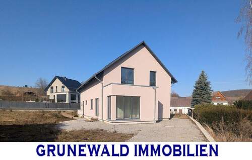 Ansichten - Keine Lust auf Baustress? Familienfreundliche Doppelhaushälfte mit Wintergarten.