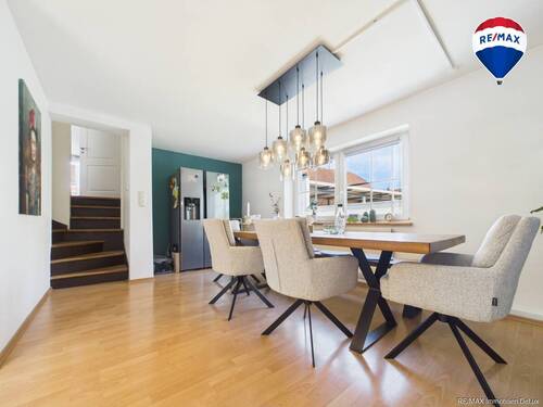 REMAX Immobilien DeLux Wohn-/Geschäftshaus Wohn-/Esszimmer Aidenbach Mark Borowicz - 1 Zimmer Mehrfamilienhaus, Wohnhaus zum Kaufen in Aidenbach