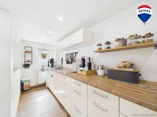 REMAX Immobilien DeLux Wohn-Geschäftshaus Küche Aidenbach Mark Borowicz - 