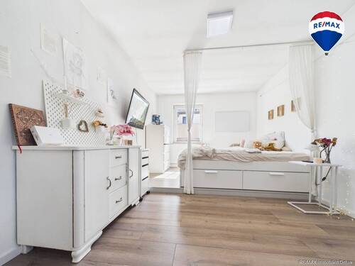 REMAX Immobilien DeLux Wohn-Geschäftshaus Schlafzimmer Aidenbach Mark Borowicz - 