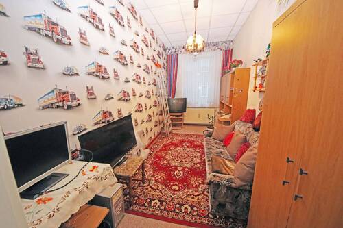 Kinderzimmer im EG (rechts) - 