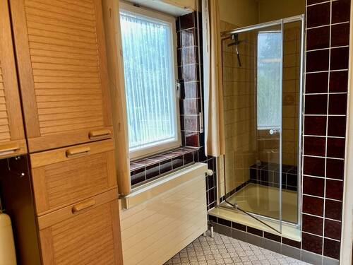 .. und separater Dusche - 