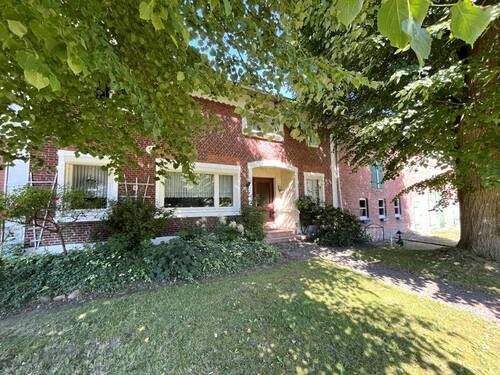 Front - 7 Zimmer Mehrfamilienhaus, Wohnhaus in Gokels