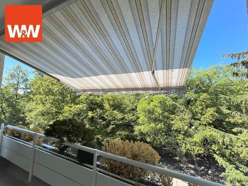 Balkon mit elektrischer Markise - Etagenwohnung mit 76,50 m² in Haar zum Kaufen
