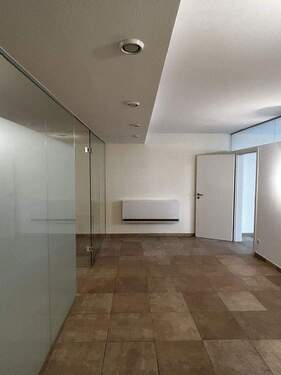 Empfangsbereich - Büro mit 103,40 m&sup2; in Kirchheim-Teck zum Kaufen