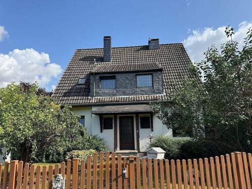 Eingangsbereich vom Vorgarten - Reduziert! Freistehendes Einfamilienhaus in Top-Lage von Mönchengladbach – Ihr neues Zuhause wartet!