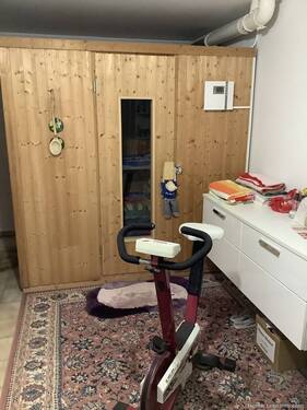 Sauna und Fitnessraum im Keller - 
