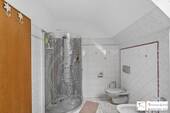 Das Bad mit Dusche - 