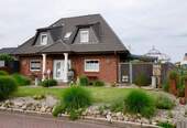 Außenansicht - Wohnen und Wohlfühlen: Einfamilienhaus mit Gartenparadies