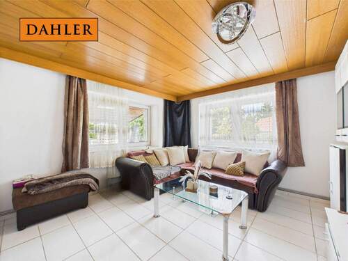 Wohnzimmer Vermietet EG - 9 Zimmer Mehrfamilienhaus, Wohnhaus zum Kaufen in Bissingen