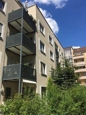 Gartenansicht - EINBAUKÜCHE - LOGGIA - HELLE 2-ZIMMERWOHNUNG - TG-STELLPLATZ - AUFZUG