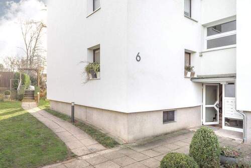 Hauseingang - Etagenwohnung mit 92,70 m&sup2; in Hannover zum Kaufen