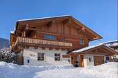 Hausansicht 
- Alpenchalet im Winterparadies - 1.998.000,00&nbsp;EUR Kaufpreis, ca.&nbsp; 328,00&nbsp;m&sup2;&nbsp;Wohnfl&auml;che