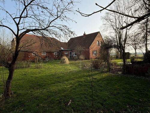 Ruhig und doch Zentral - 7 Zimmer Bauernhaus, Landhaus zum Kaufen in Moormerland