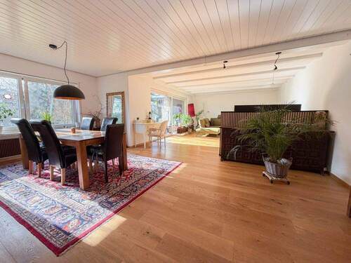 Wohzimmer - Ruhig gelegener Bungalow mit schönem Garten, Garage und Nebengebäude