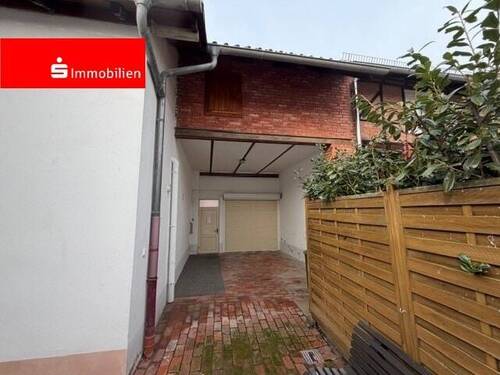 Grundstückszufahrt - 4 Zimmer Einfamilienhaus zum Kaufen in Haßleben