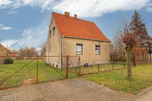 Straßenansicht - 4 Zimmer Einfamilienhaus zum Kaufen in Osterburg