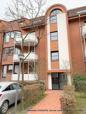 Straßenansicht - SO SCHÖN kann Bremen sein-Gemütliche Maisonette -Wohnung- mit großem Balkon INKLUSIVE Tiefgaragenplatz !