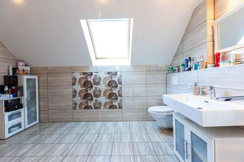 Tageslichtbad_Hinterhaus_OG - 