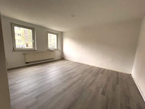 Wohnzimmer - 3 Zimmer Etagenwohnung zur Miete in Rudolstadt