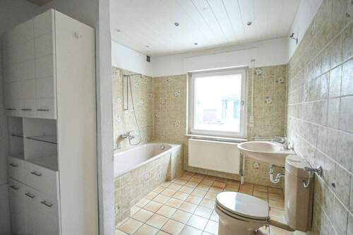 Tageslichtbadezimmer EG - 