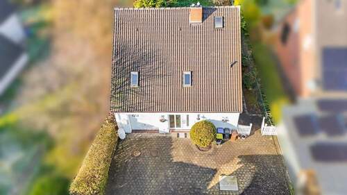 Drohne_1 - Freistehendes Einfamilienhaus in Bremen - Aumund-Hammersbeck - Gute Raumaufteilung und viel Privatsphäre
