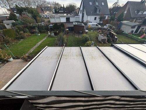 Blick vom Balkon in den Garten - 