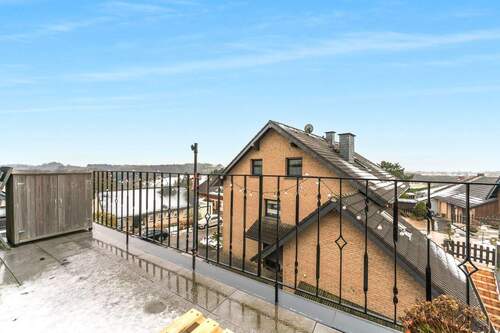 Balkon - 8 Zimmer Mehrfamilienhaus, Wohnhaus in Odenthal