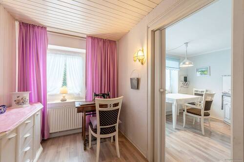 Durchgangszimmer, Blick zur Küche - 
