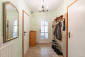 Flur, Blick zum Eingang - 