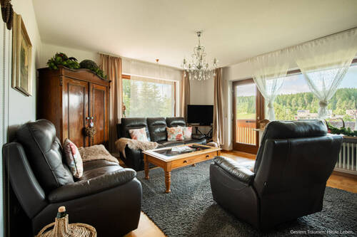 Wohnzimmer - 6 Zimmer Einfamilienhaus in Eisenbach (Hochschwarzwald)