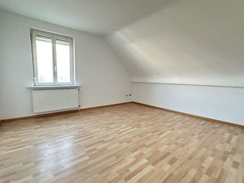 Schlafzimmer 2 - Etagenwohnung mit 82,00 m&sup2; in Heitesheim zur Miete