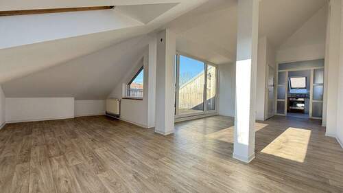 Wohnbereich - 3 Zimmer Etagenwohnung in Dresden