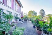 Der Außenbereich mit Terrasse... - 1 Zimmer Mehrfamilienhaus, Wohnhaus zum Kaufen in Endingen am Kaiserstuhl