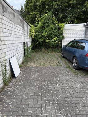 KFZ-Stellplatz - 