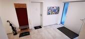 Haupteingang mit Zusatzzimmer - 