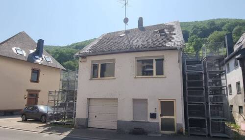 Bild 1 - Solides Haus mit Renovierungsbedarf in Bacharach-Steeg zu verkaufen