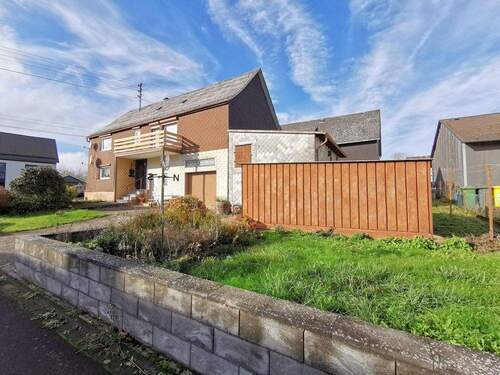 Ansicht Haus - 6 Zimmer Einfamilienhaus zum Kaufen in Langenbach bei Kirburg