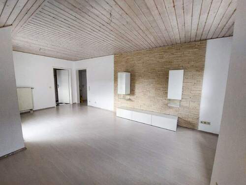 Bild1 - Gemütliche 2-Zimmer-Dachgeschosswohnung mit Loggia in Lauda