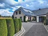 Eingang + Garage - Dachgeschosswohnung - 