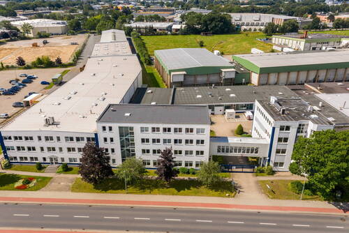 Drohnenbild Vorderansicht - Halle zum Kaufen in Kaltenkirchen