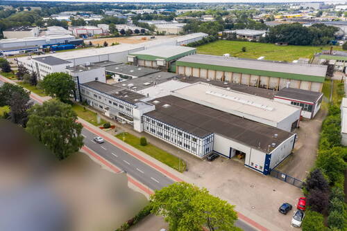 Drohnenbild Seitenansicht - Halle in Kaltenkirchen