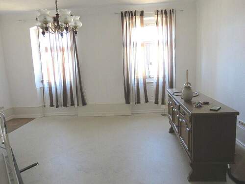 Zimmer linke Wohnung - Etagenwohnung mit 100,00 m² in Rot am See zum Kaufen