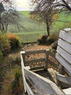 Zugang zum Garten von der oberen Terrasse.JPG - 