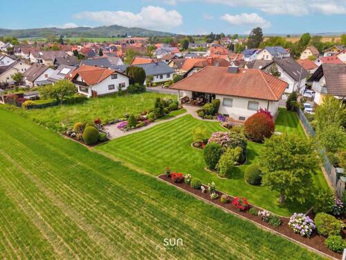 Bild 2 - 7 Zimmer Einfamilienhaus zum Kaufen in Büdingen