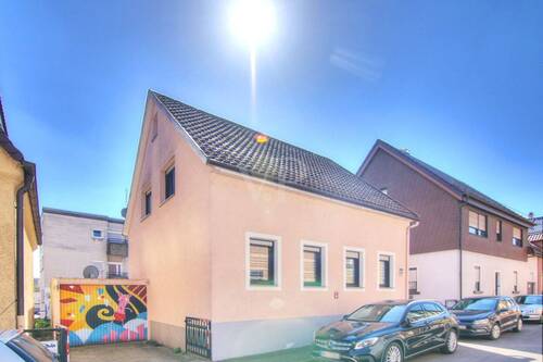 Außenansicht + Garage - 