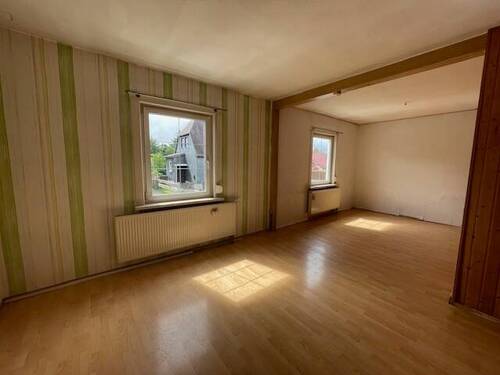 Wohnen - 5 Zimmer Einfamilienhaus in Großbreitenbach