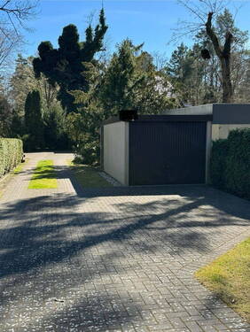 Einfahrt mit Garage - 4 Zimmer Einfamilienhaus in Wandlitz