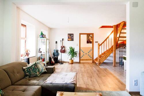 Das Wohnzimmer - Renoviertes Einfamilienhaus in zentraler Lage von Herrischried