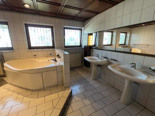 1. Badezimmer im OG - 